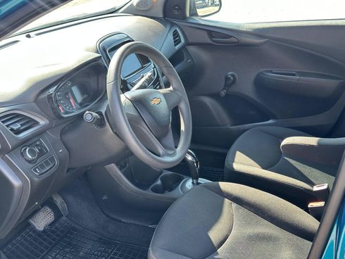 Chevrolet Spark 2019 синий - фото 13