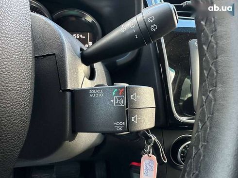 Renault Sandero 2019 - фото 23