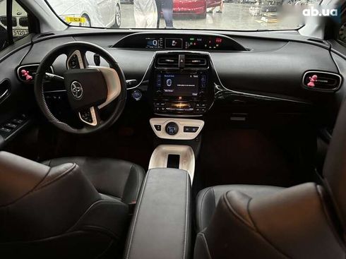 Toyota Prius 2016 - фото 9