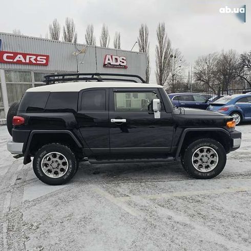 Toyota FJ Cruiser 2013 - фото 3