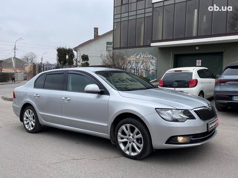 Skoda Superb 2014 серый - фото 37