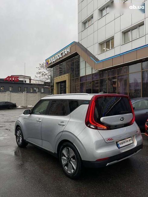 Kia Soul EV 2020 - фото 11