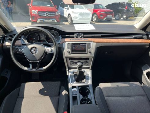 Volkswagen passat b8 2015 серый - фото 11
