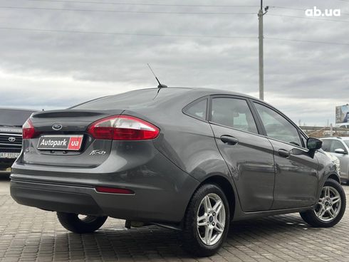 Ford Fiesta 2018 серый - фото 10