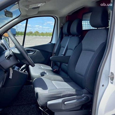 Renault Trafic 2021 - фото 19