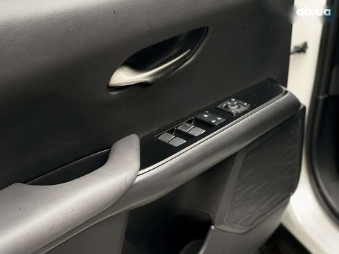 Lexus UX 2019 - фото 19