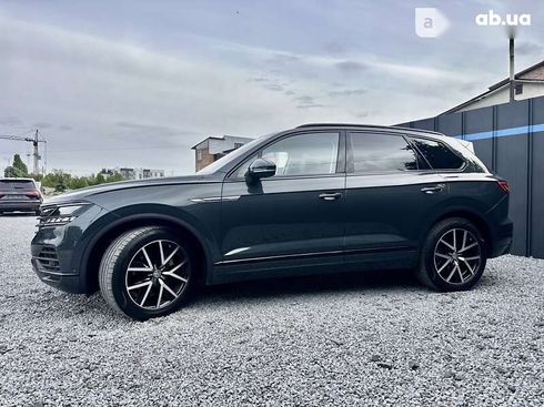 Volkswagen Touareg 2019 - фото 12
