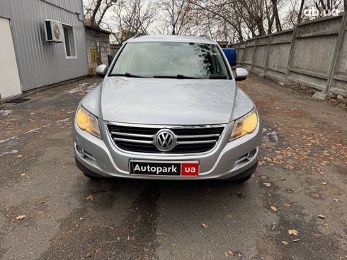 Volkswagen Tiguan 2010 серый - фото 2