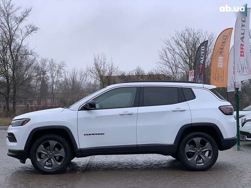 Jeep Compass 2021 - фото 12