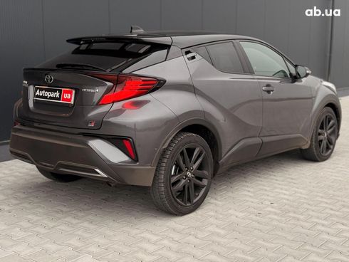Toyota C-HR 2022 серый - фото 25