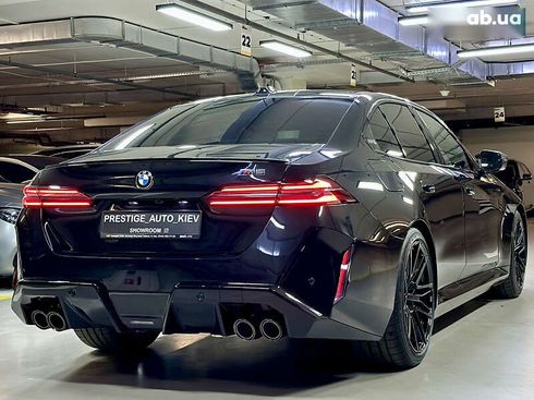 BMW M5 2025 - фото 18