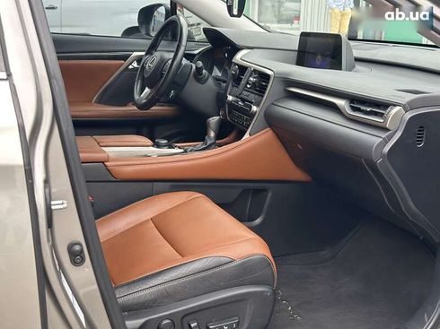 Lexus RX 2018 - фото 30