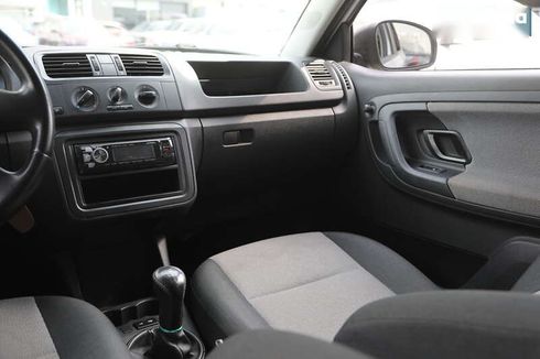 Skoda Fabia 2010 - фото 11