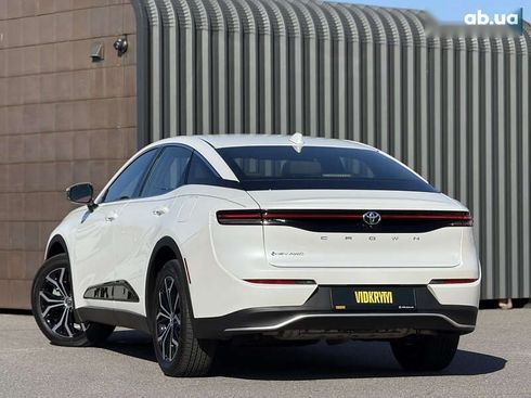 Toyota Crown 2024 - фото 24