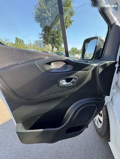Renault Trafic 2018 - фото 13