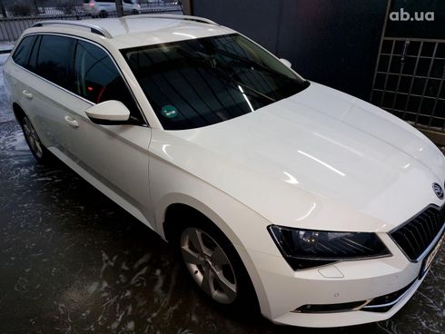 Skoda Superb 2016 белый - фото 18