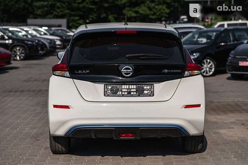 Nissan Leaf 2021 - фото 30