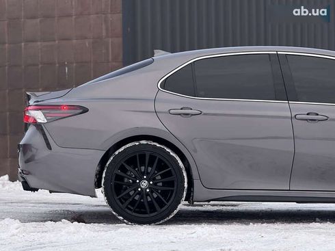 Toyota Camry 2022 - фото 10