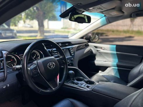 Toyota Camry 2020 - фото 21