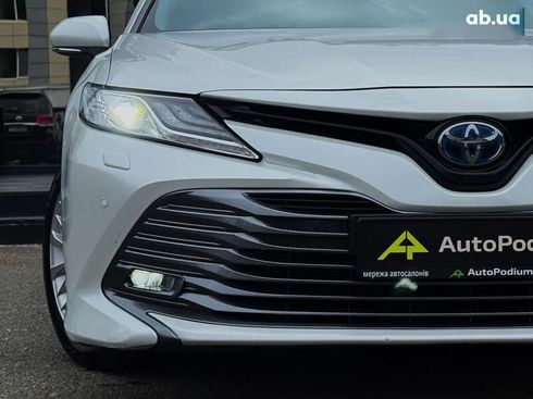 Toyota Camry 2020 - фото 13