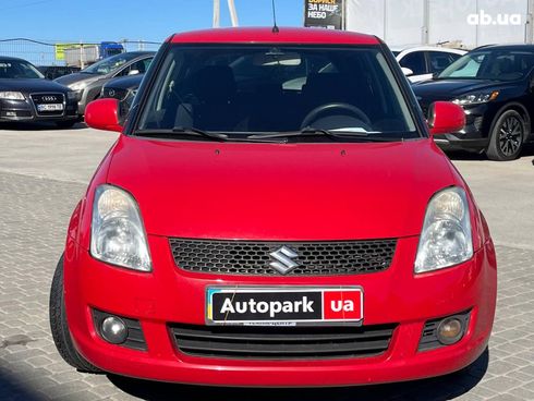 Suzuki Swift 2010 красный - фото 2