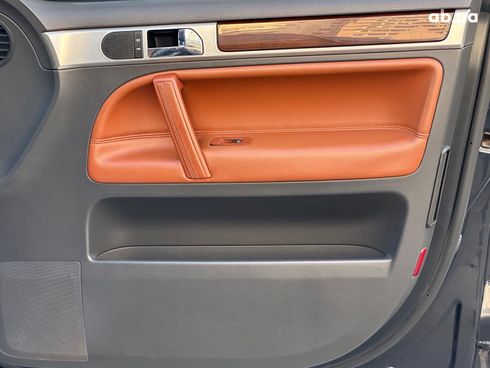 Volkswagen Touareg 2008 черный - фото 21