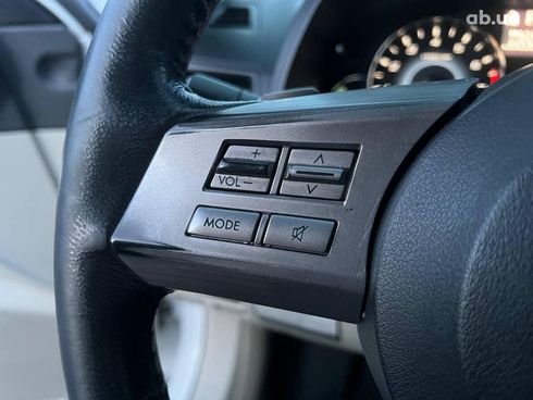 Subaru Legacy 2010 белый - фото 22