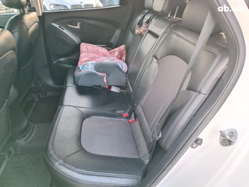 Hyundai Tucson 2010 белый - фото 23