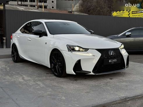 Lexus IS 2017 - фото 3