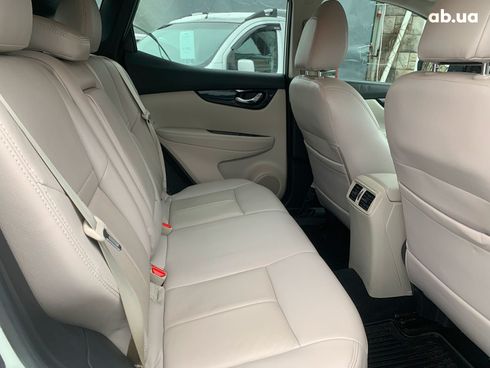 Nissan Rogue 2018 белый - фото 31