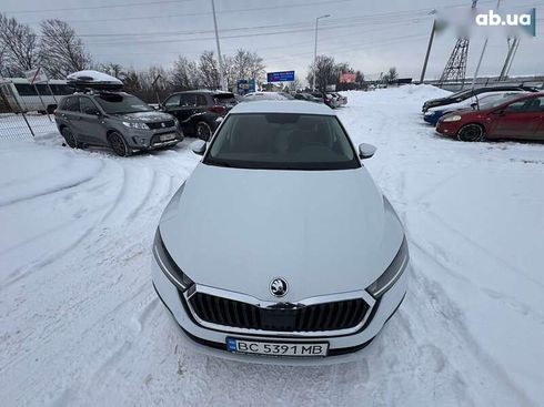 Skoda Octavia 2020 - фото 21