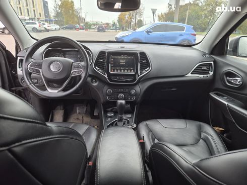 Jeep Cherokee 2018 серый - фото 15