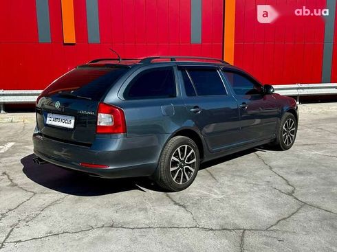 Skoda Octavia 2010 - фото 7