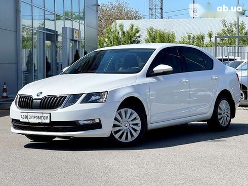 Skoda Octavia 2019 - фото 3