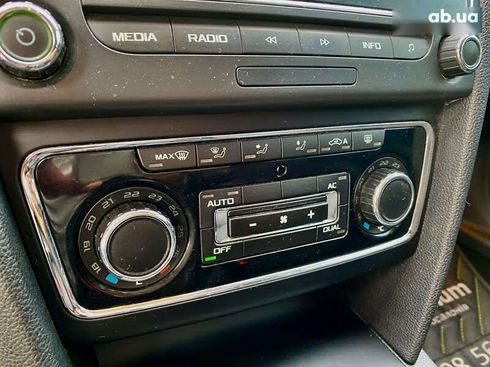 Skoda Superb 2012 - фото 12