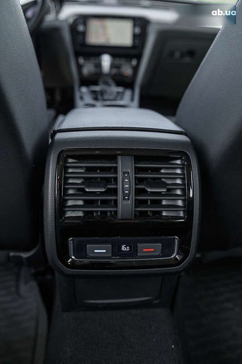 Volkswagen Passat 2020 - фото 8