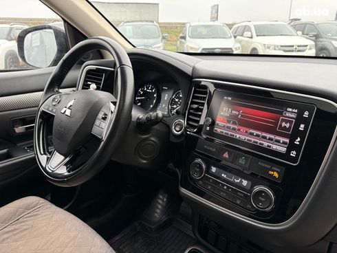 Mitsubishi Outlander 2017 черный - фото 31