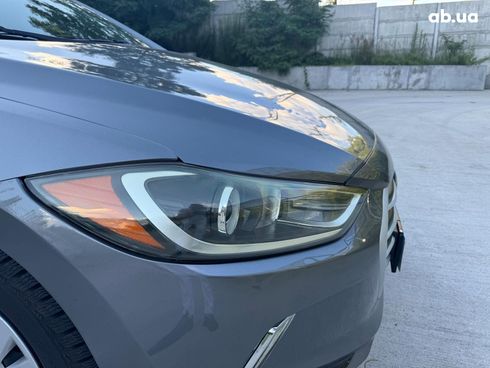 Hyundai Elantra 2018 серый - фото 14