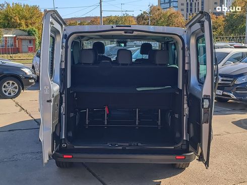 Renault Trafic 2022 серый - фото 13