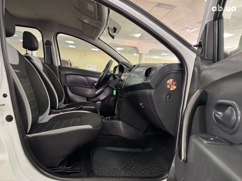 Renault Sandero Stepway 2017 белый - фото 14