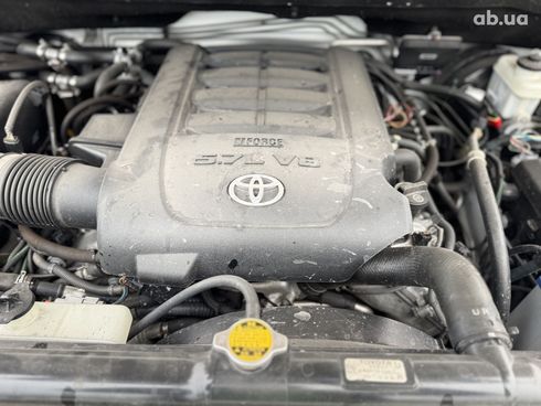 Toyota Sequoia 2011 белый - фото 14