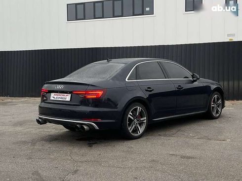 Audi A4 2017 - фото 11