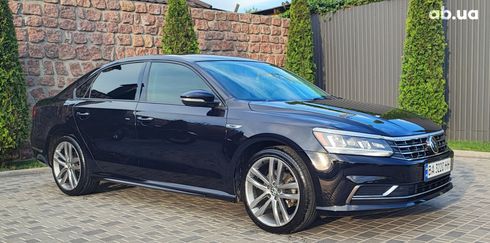 Volkswagen Passat 2018 черный - фото 3