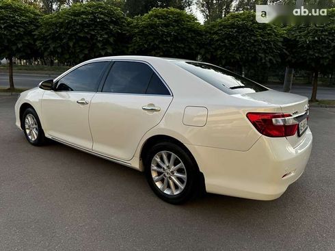 Toyota Camry 2011 - фото 12