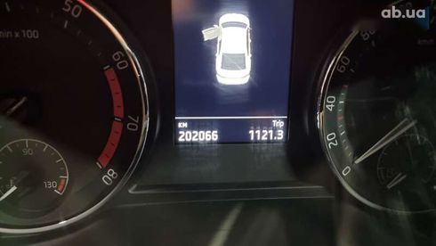 Skoda Octavia 2021 - фото 11