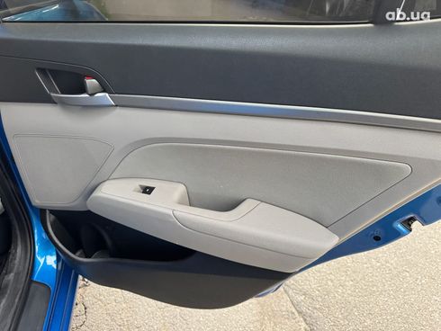 Hyundai Elantra 2016 синий - фото 21
