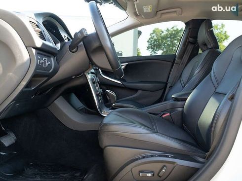 Volvo V40 2017 - фото 22