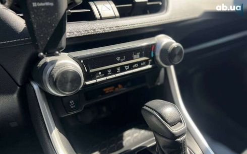 Toyota RAV4 2020 - фото 18