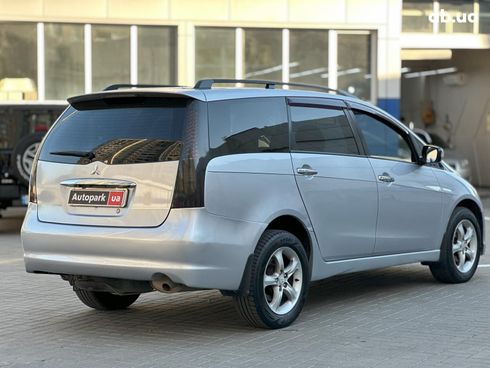 Mitsubishi Grandis 2007 серый - фото 8