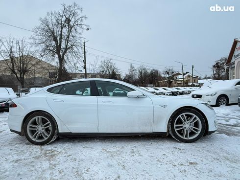 Tesla Model S 2015 белый - фото 4